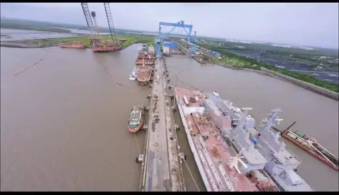 cochin shipyardice breaker ships.jpg